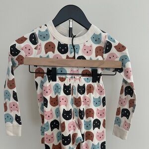 Hanna Andersson Multicolor Cat Print Pajama Set- size 6-7